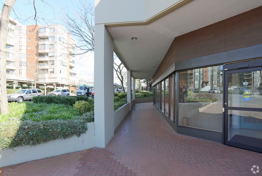 More Photos Of 1480 Foster St, White Rock Apartments For Lease