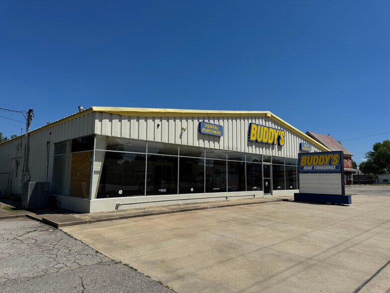 More Photos Of 3827 Midland Blvd, Fort Smith Freestanding For Sale