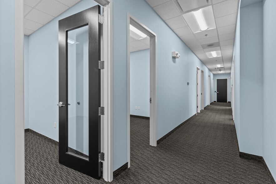 More Photos Of 6740 Rock Spring Rd, Wilmington Office For Sale