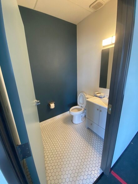 More Photos Of 1441 W 46th Ave, Denver Warehouse For Lease