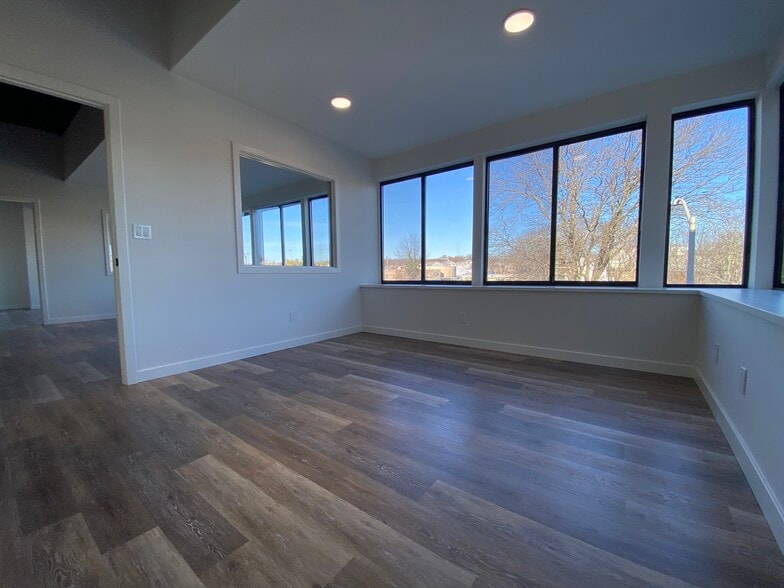 More Photos Of 16 River St, Norwalk Medical For Lease