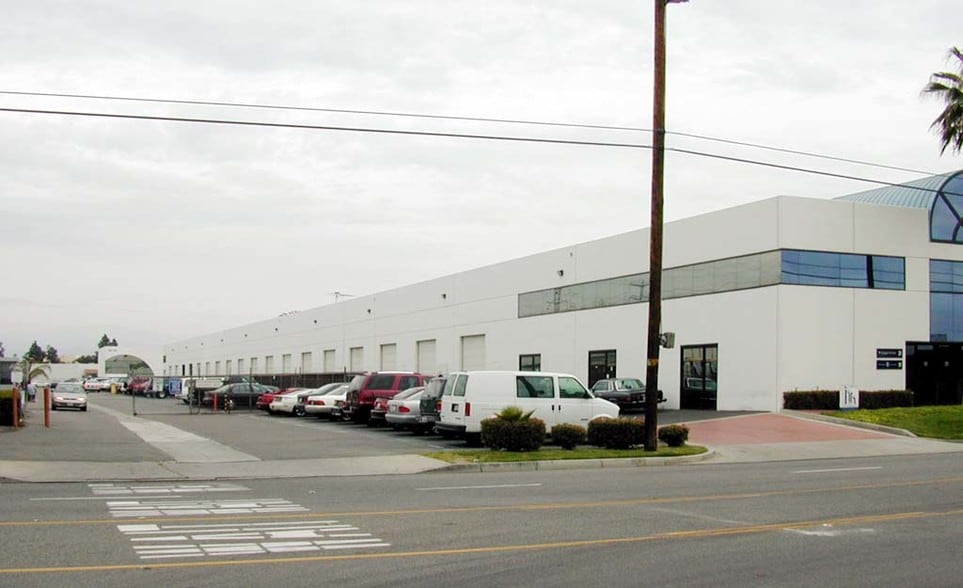 More Photos Of 1411 N Batavia St, Orange Light Manufacturing For Lease