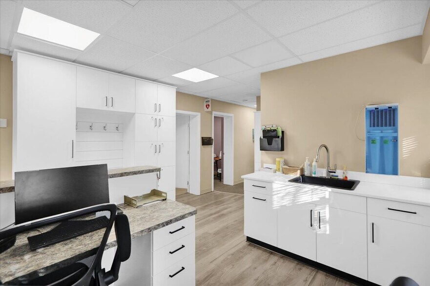 More Photos Of 612 Reading Ave, West Reading Office For Sale