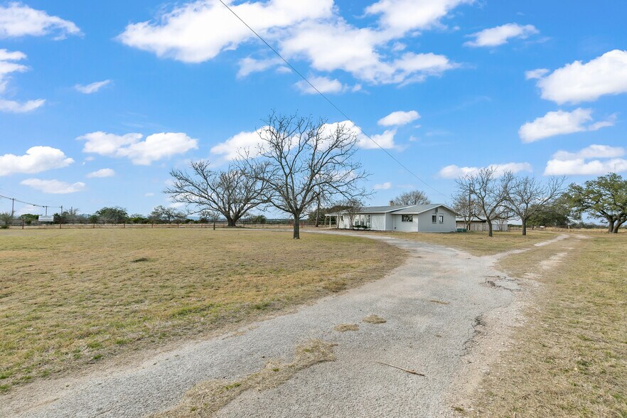 More Photos Of 2736 Highway 29, Burnet Office Residential For Lease