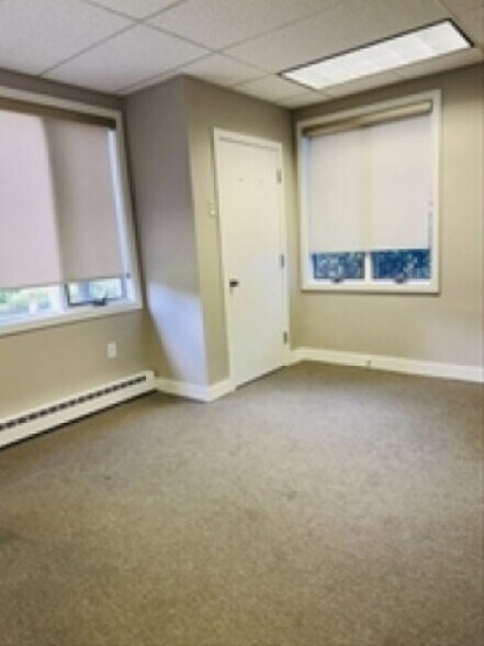 More Photos Of 180 State Rd, Sagamore Beach Office For Lease