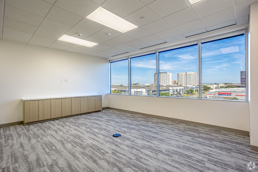 More Photos Of 12400 Coit Rd, Dallas Office For Lease
