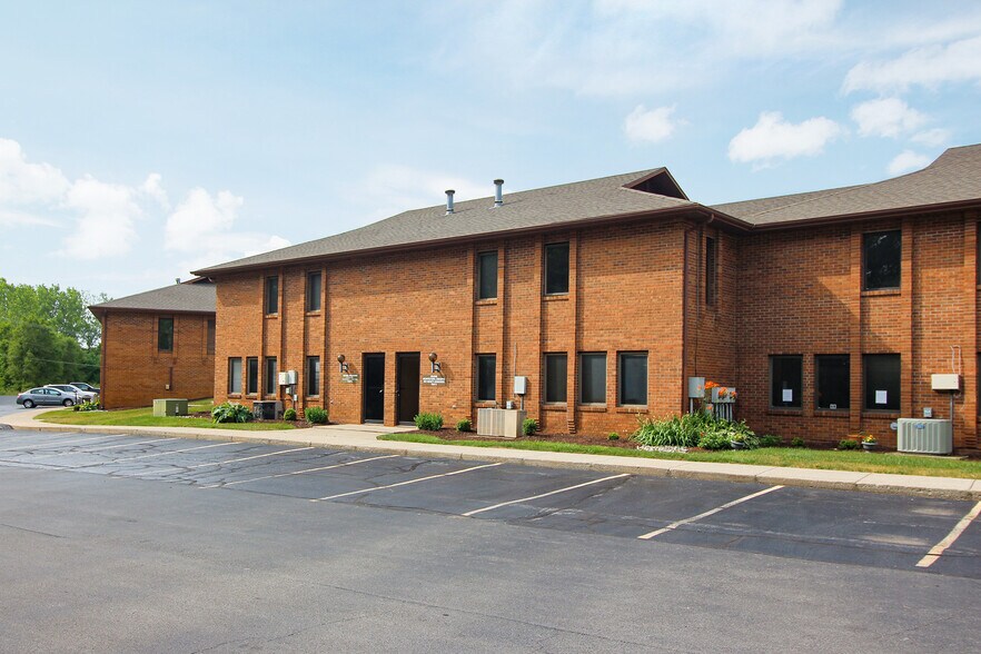 Primary Photo Of 7213-7313 W Jefferson Blvd, Fort Wayne Medical For Lease