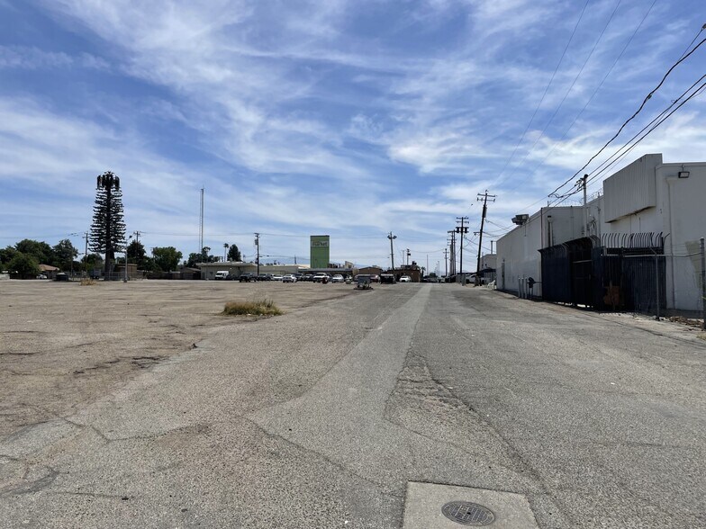 More Photos Of , Bakersfield General Retail For Sale