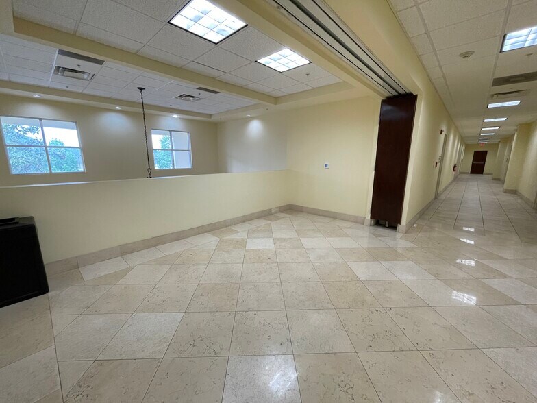 More Photos Of 1073 Willa Springs Dr, Winter Springs Office For Sale