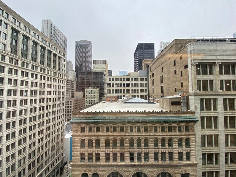 More Photos Of 111 N Wabash Ave, Chicago Office For Lease