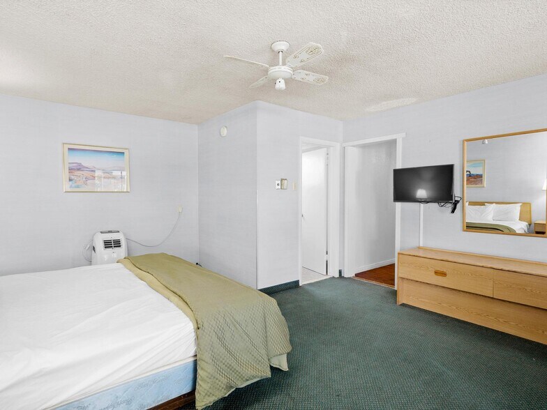 More Photos Of 145 S Main St, Richfield Hotel For Sale