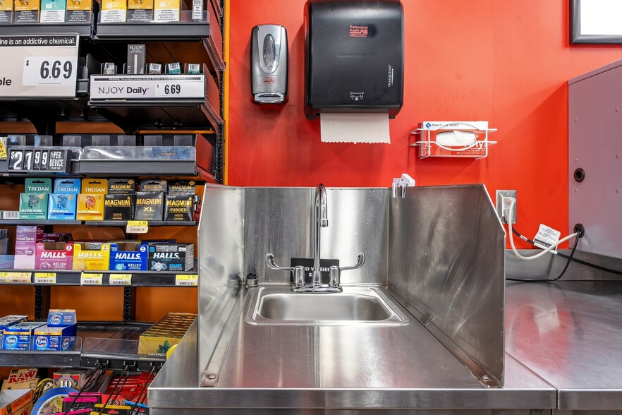 More Photos Of 2902 SW Port St Lucie Blvd, Port Saint Lucie Service Station For Sale