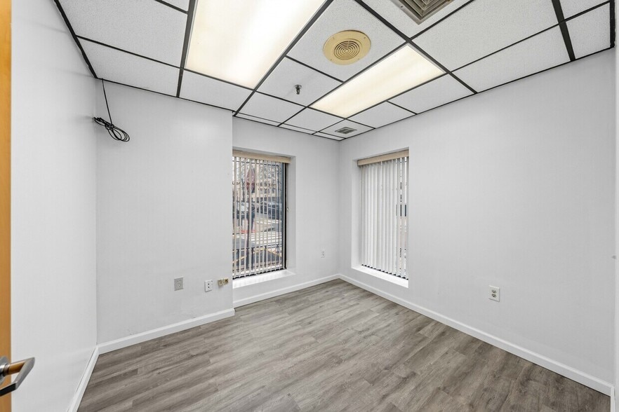 More Photos Of 422 Grand St, Hoboken Apartments For Sale