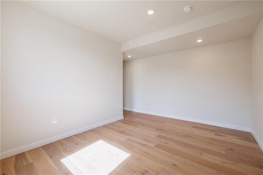 More Photos Of 83 S Main St, Canandaigua Office For Sale
