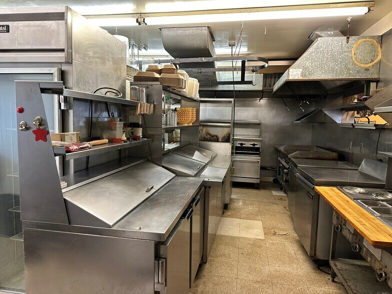 More Photos Of 194 Main St, Amesbury Restaurant For Sale