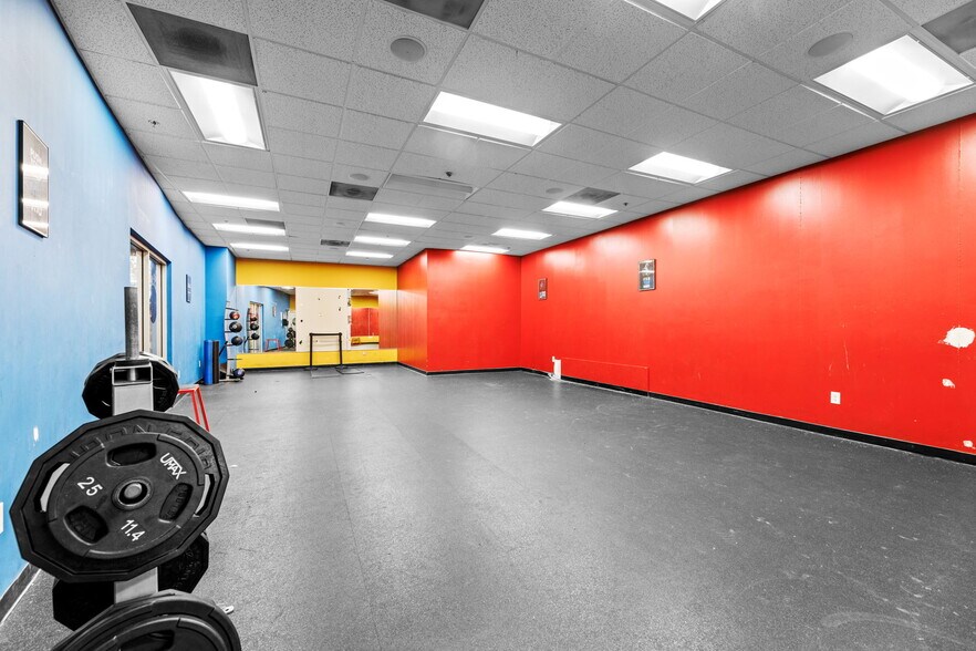 More Photos Of 1900 Del Paso Rd, Sacramento Health Club For Lease