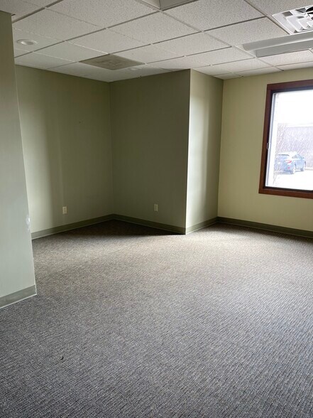 More Photos Of 12660 W North Ave, Brookfield Office Residential For Lease