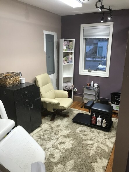 More Photos Of 904 E Pulaski Hwy, Elkton General Retail For Sale