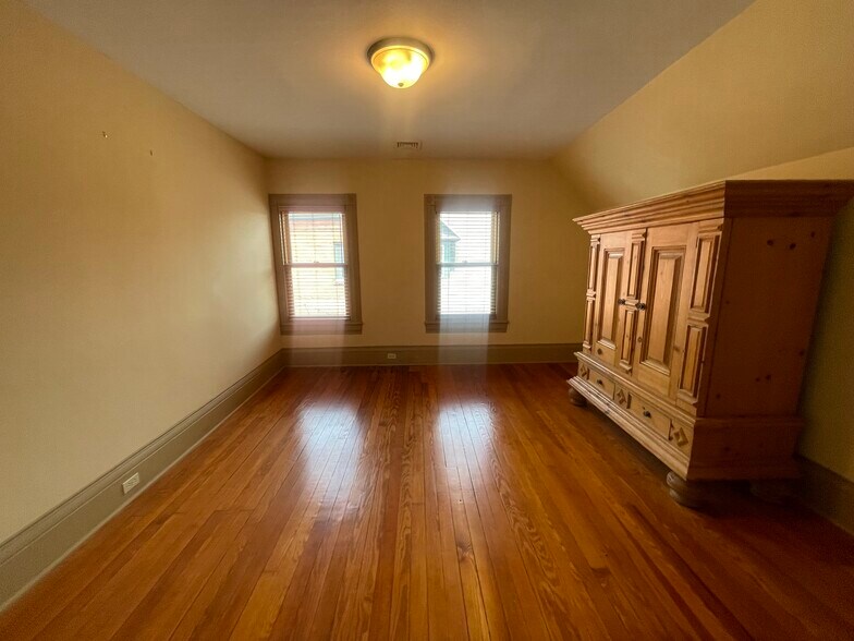 More Photos Of 33 W South St, Wilkes-Barre Office For Sale