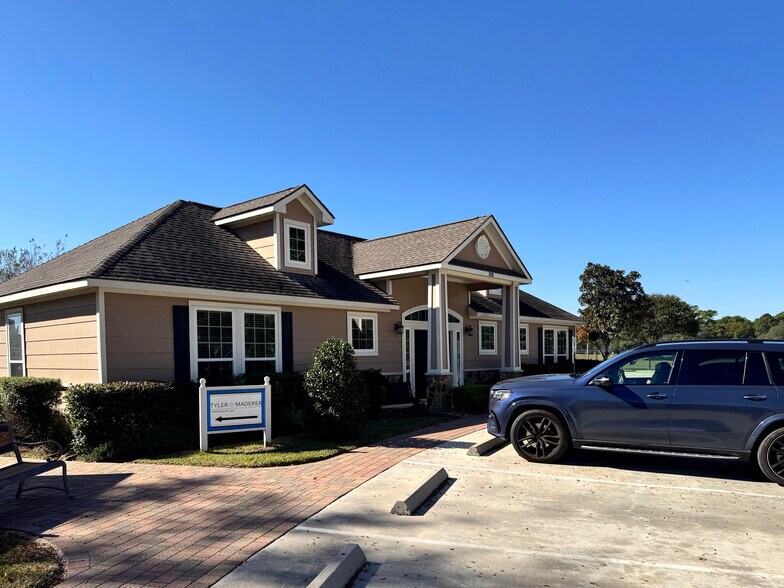 More Photos Of 8900 Eastloch Dr, Spring Unknown For Lease