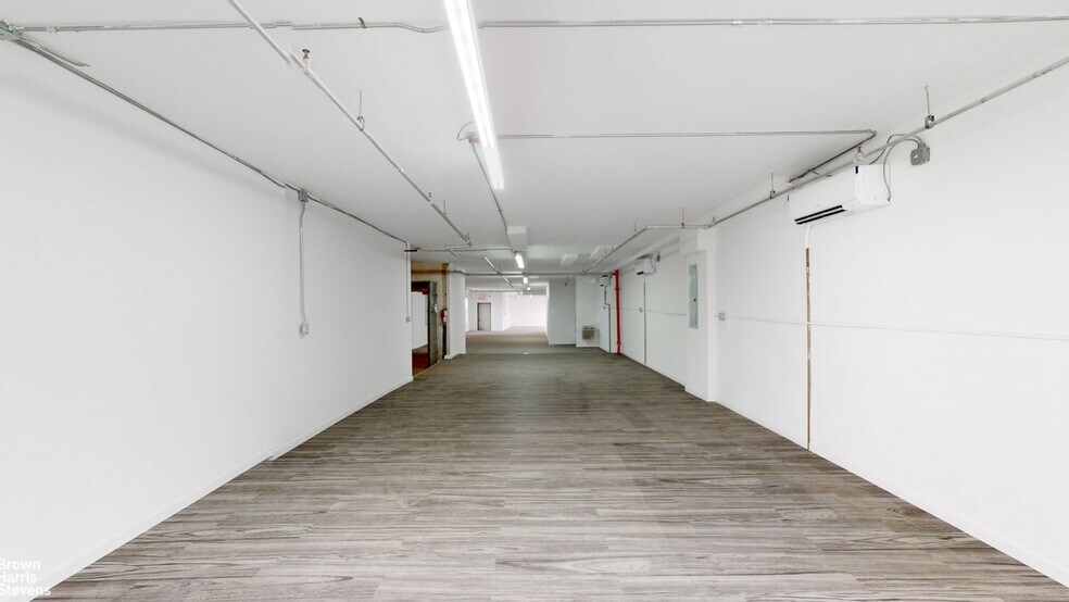 More Photos Of 621 Bergen St, Brooklyn Light Distribution For Lease