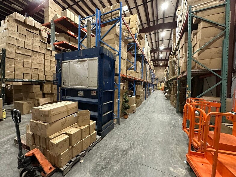 More Photos Of 2335 Union Rd, Cheektowaga Distribution For Sale