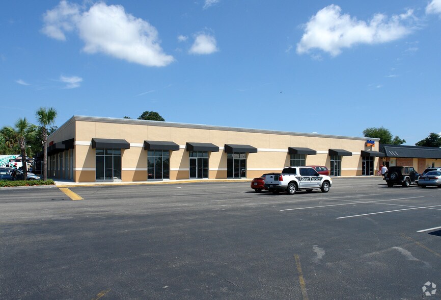 More Photos Of 1001-1015 W Vine St, Kissimmee Unknown For Sale