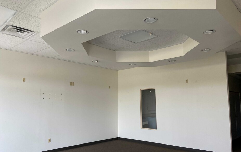 More Photos Of 1035 Pleasant St, Beloit Apartments For Lease