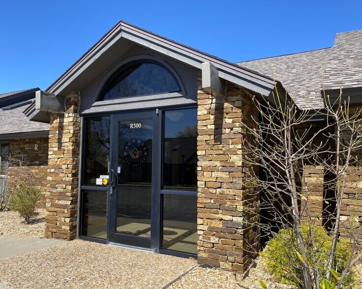 More Photos Of 1200 E Woodhurst Dr, Springfield Office For Lease