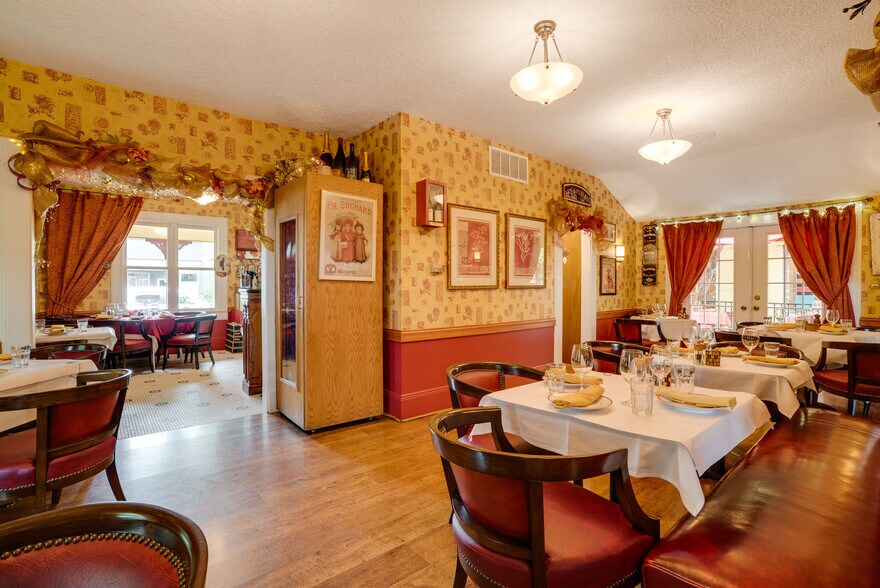 More Photos Of 729 NE 3rd St, Mcminnville Restaurant For Sale