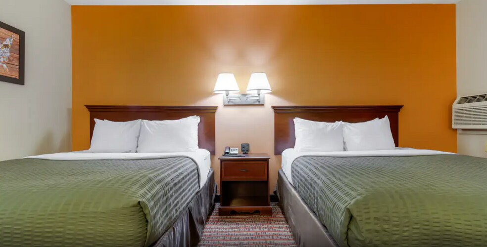 More Photos Of 2050 S US 41, Marquette Hotel For Sale