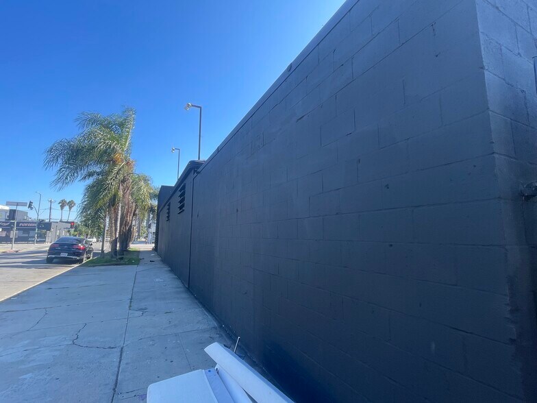 More Photos Of 3303 W Jefferson Blvd, Los Angeles Warehouse For Lease