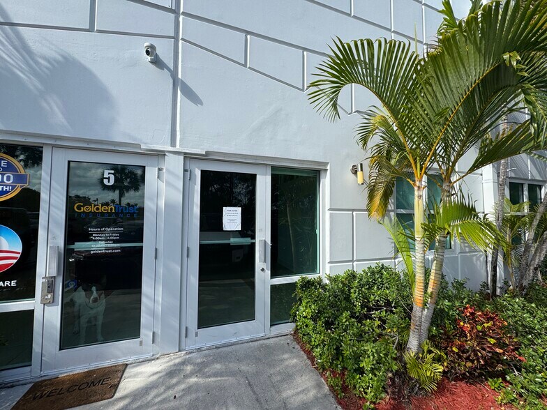 Primary Photo Of 4005 NW 114th Ave, Doral Business Park For Lease