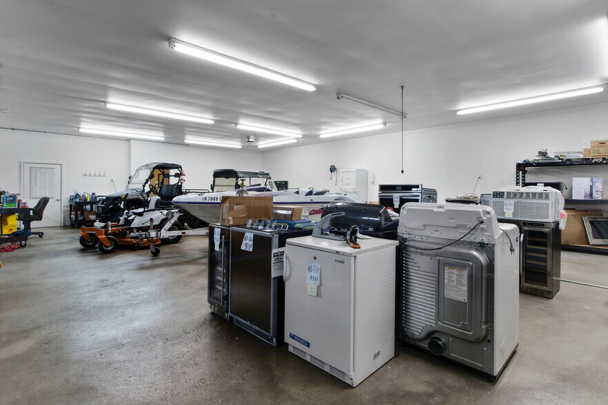 More Photos Of 1225 Ransdell Ct, Lebanon Warehouse For Lease