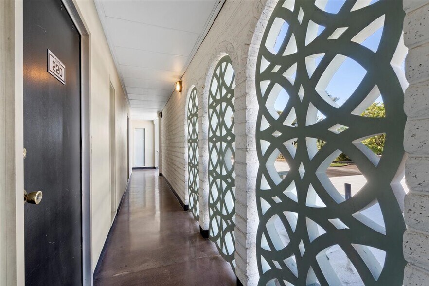 More Photos Of 2121 S Mill Ave, Tempe Loft Creative Space For Lease