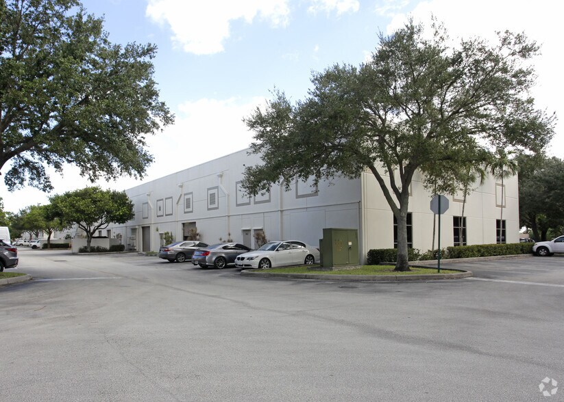 More Photos Of 12233 SW 55th St, Cooper City Light Manufacturing For Lease