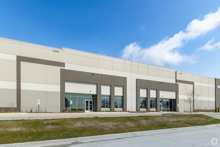 More Photos Of 4051 E Main St, Saint Charles Unknown For Lease