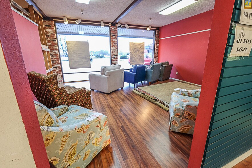 More Photos Of 1126-1150 Main Ave, Tillamook Storefront For Lease