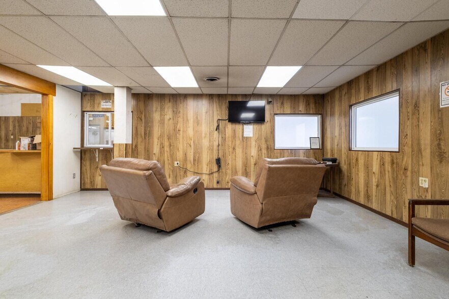 More Photos Of 620 South St, Steubenville Auto Dealership For Lease