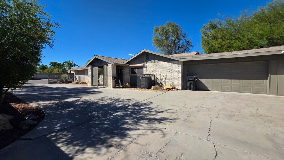 More Photos Of 3909 Vegas Dr, Las Vegas Office For Sale