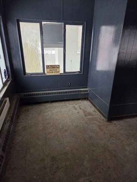 More Photos Of 445 Grantham St, Tarentum Warehouse For Lease