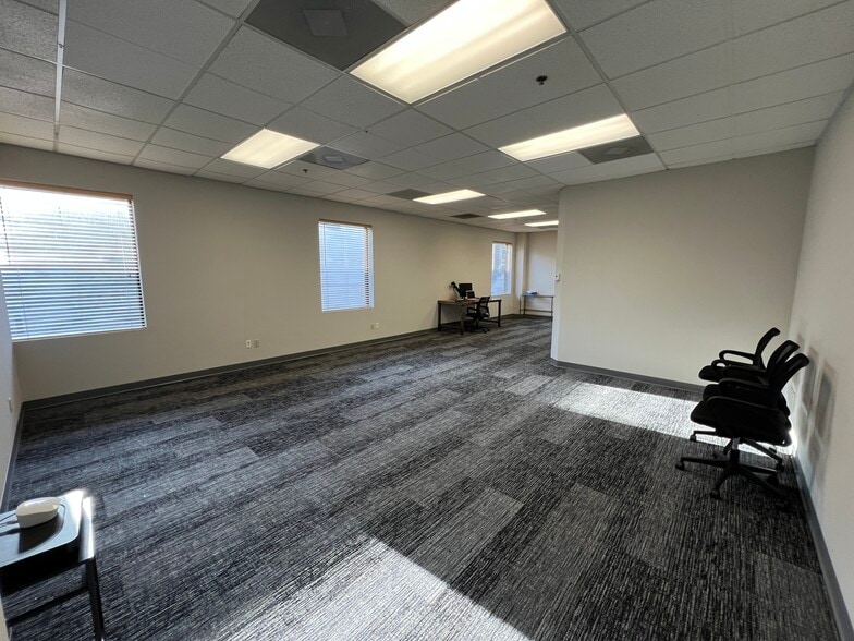 Primary Photo Of 1341 Distribution Way, Vista Distribution For Lease