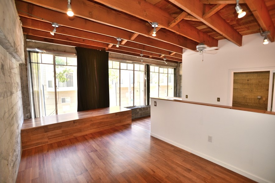 More Photos Of 182 Shipley St, San Francisco Flex For Lease