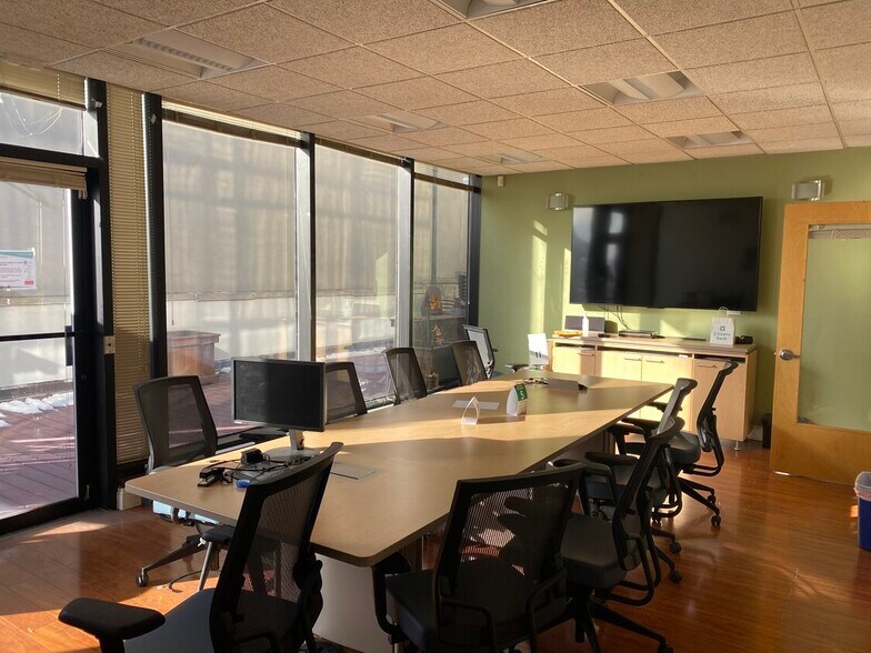 Primary Photo Of 5-14 51st Ave, Long Island City Storefront Retail Office For Lease