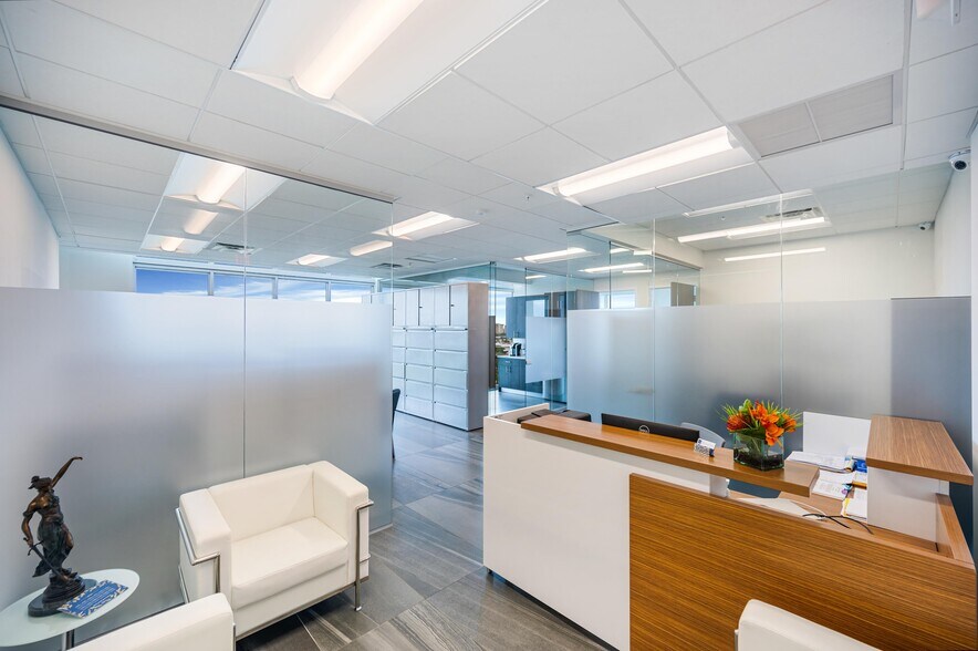 More Photos Of 800 SE 4th Ave, Hallandale Beach Office For Lease