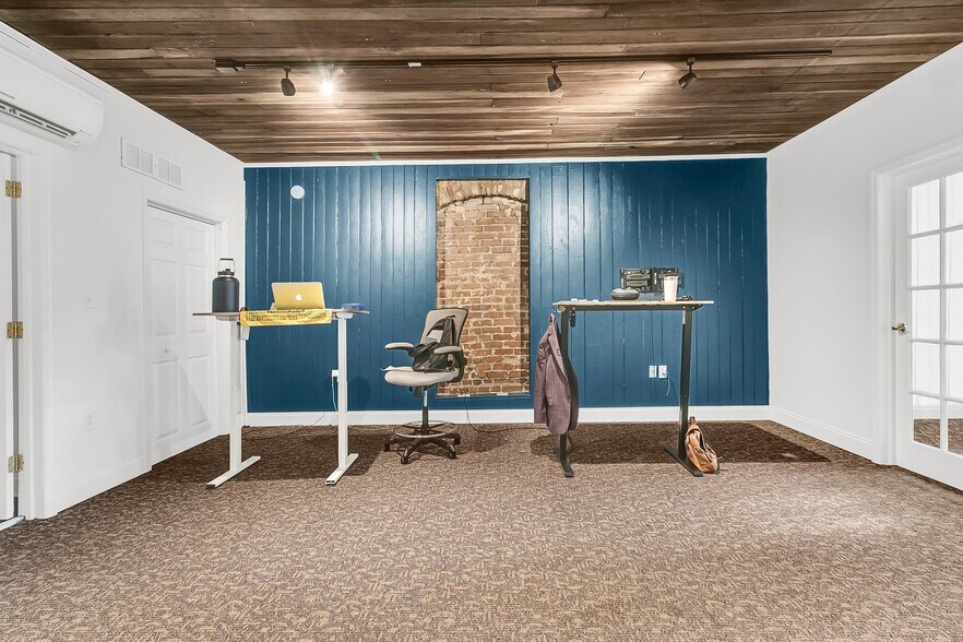 More Photos Of 12 Gillon St, Charleston Office For Lease