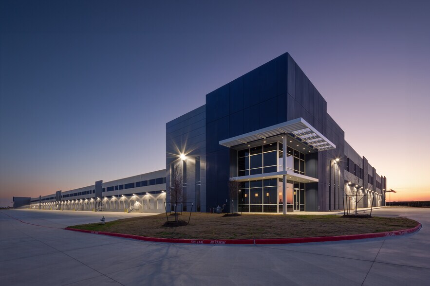 More Photos Of 1069 FM 3349, Taylor Distribution For Lease