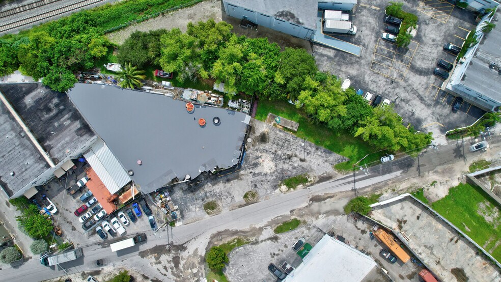 More Photos Of 15221 NE 21st Ave, Miami Warehouse For Sale