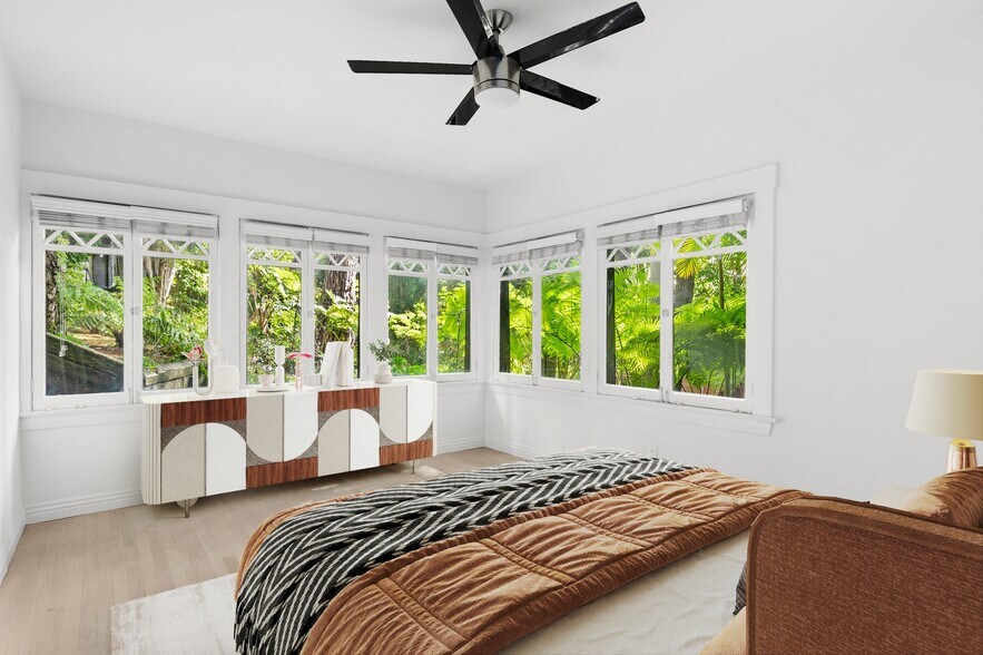 More Photos Of 1908 Hillcrest Rd, Los Angeles Apartments For Sale