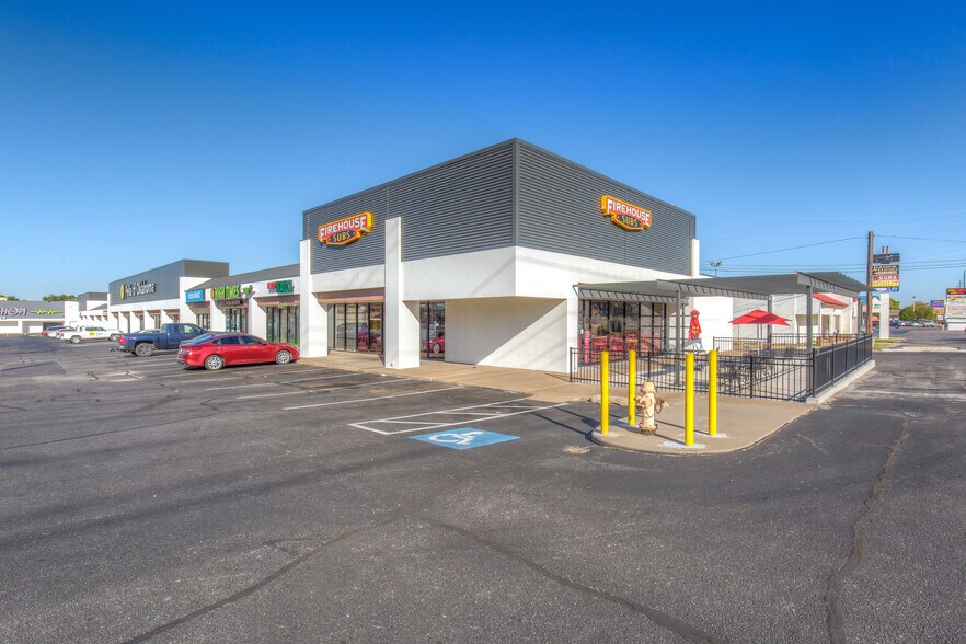 More Photos Of 7030 S Lewis Ave, Tulsa Unknown For Lease